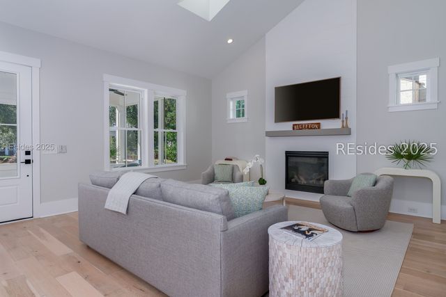 2 Thunderstorm Ln, Bluffton, SC 29910