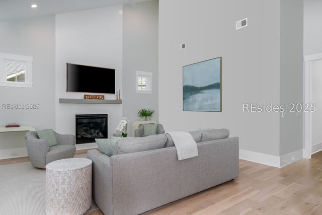 2 Thunderstorm Ln, Bluffton, SC 29910