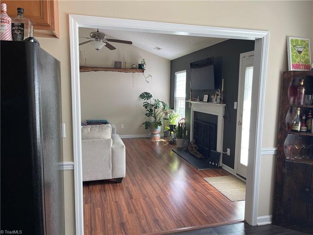 705 eagle point Drive, Kernersville, NC 27284