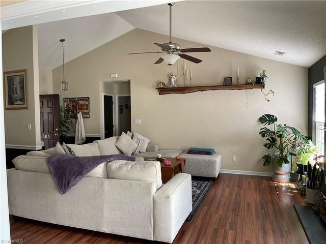705 eagle point Drive, Kernersville, NC 27284