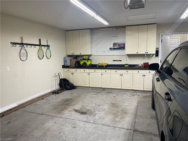 705 eagle point Drive, Kernersville, NC 27284