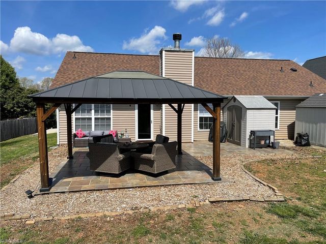 705 eagle point Drive, Kernersville, NC 27284