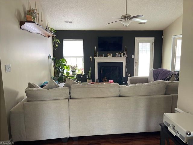 705 eagle point Drive, Kernersville, NC 27284