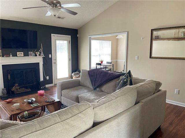 705 eagle point Drive, Kernersville, NC 27284