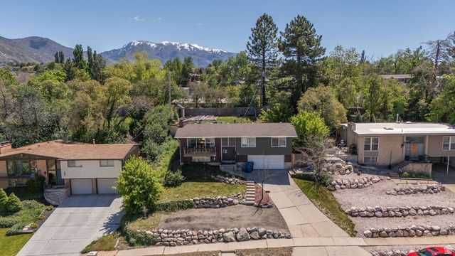 781 LAVINA DR, South Ogden, UT 84403