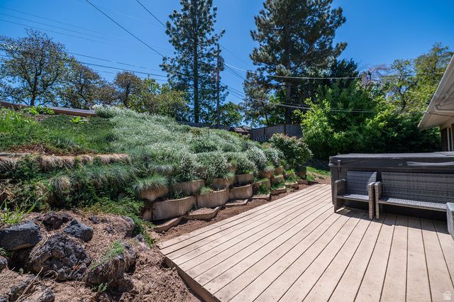 781 LAVINA DR, South Ogden, UT 84403