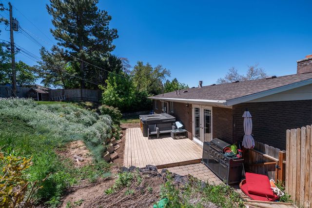 781 LAVINA DR, South Ogden, UT 84403