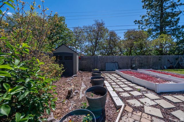 781 LAVINA DR, South Ogden, UT 84403