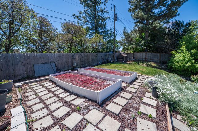 781 LAVINA DR, South Ogden, UT 84403