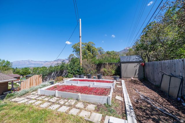 781 LAVINA DR, South Ogden, UT 84403