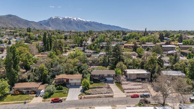 781 LAVINA DR, South Ogden, UT 84403