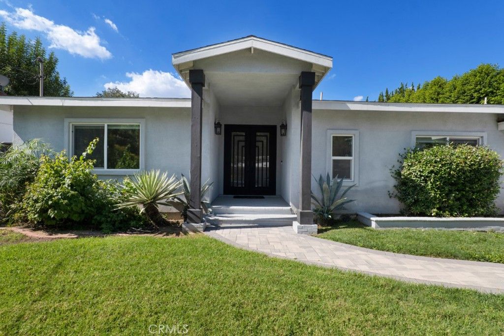 4527 Santa Lucia Drive, Woodland Hills, CA 91364 — exterior
