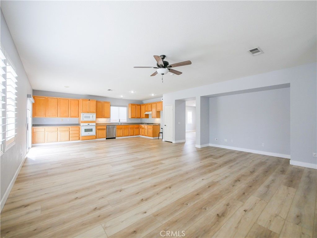 Image 12 of property listing at 9334 Meadow Lane, Riverside, CA 92508