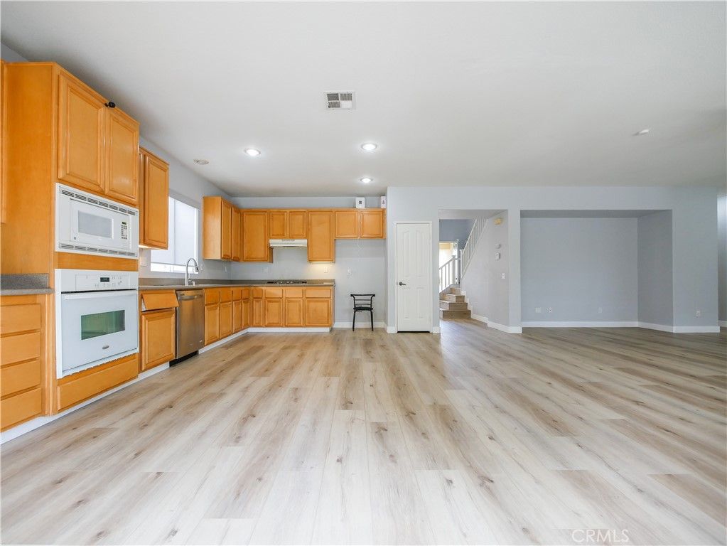 Image 7 of property listing at 9334 Meadow Lane, Riverside, CA 92508