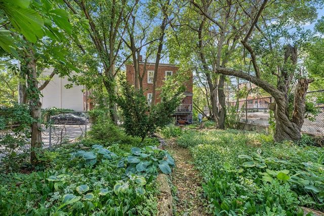 10 Eldridge Pl, Chelsea, MA 02150