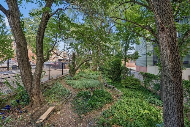 10 Eldridge Pl, Chelsea, MA 02150