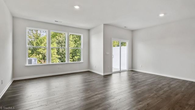 1564 Amberview Lane, Kernersville, NC 27284