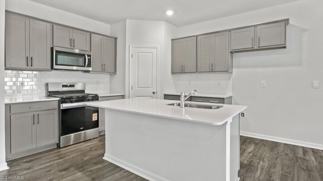 1564 Amberview Lane, Kernersville, NC 27284