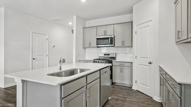 1564 Amberview Lane, Kernersville, NC 27284