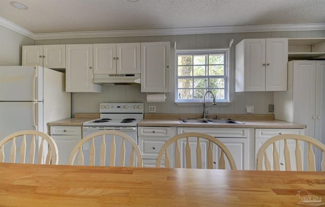 5755 Azalea Ave, Milton, FL 32570