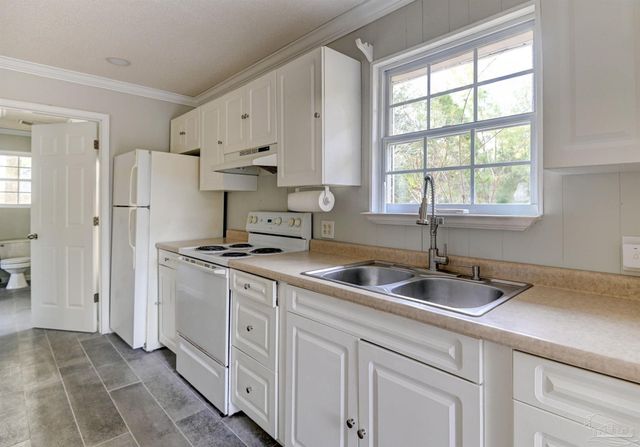 5755 Azalea Ave, Milton, FL 32570