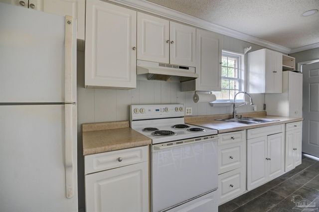 5755 Azalea Ave, Milton, FL 32570