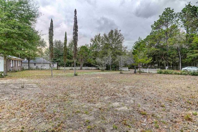 5755 Azalea Ave, Milton, FL 32570