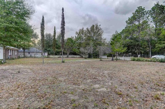 5755 Azalea Ave, Milton, FL 32570