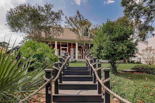 17534 Summerfield Rd North, Prairieville, LA 70769