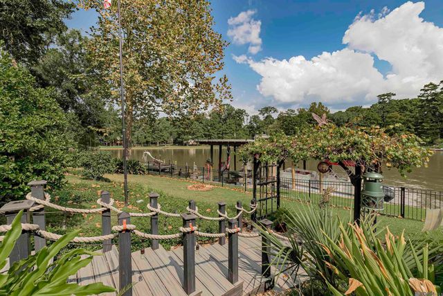 17534 Summerfield Rd North, Prairieville, LA 70769