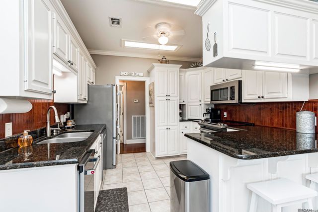 17534 Summerfield Rd North, Prairieville, LA 70769