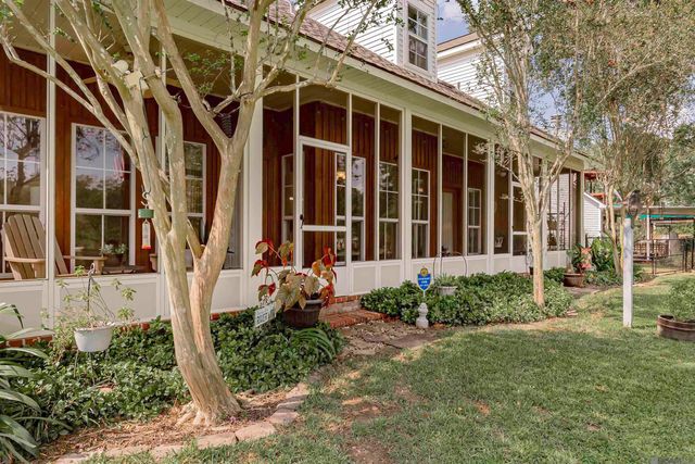 17534 Summerfield Rd North, Prairieville, LA 70769