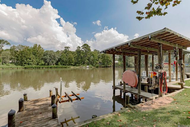 17534 Summerfield Rd North, Prairieville, LA 70769