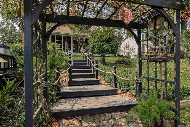 17534 Summerfield Rd North, Prairieville, LA 70769