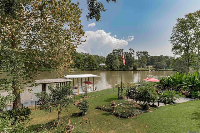 17534 Summerfield Rd North, Prairieville, LA 70769