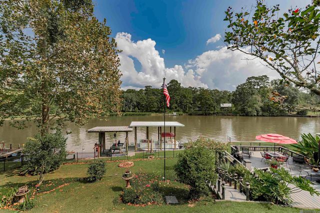 17534 Summerfield Rd North, Prairieville, LA 70769