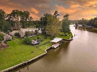 17534 Summerfield Rd North, Prairieville, LA 70769