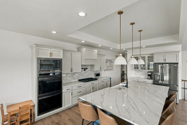 2011 E 59th Court, Davenport, IA 52807