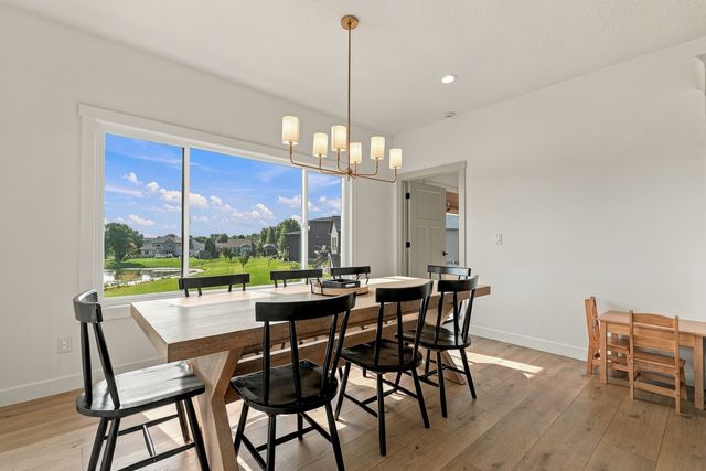 2011 E 59th Court, Davenport, IA 52807