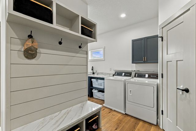 2011 E 59th Court, Davenport, IA 52807