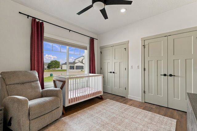 2011 E 59th Court, Davenport, IA 52807