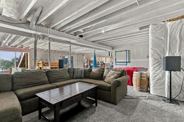 2011 E 59th Court, Davenport, IA 52807