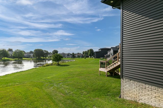 2011 E 59th Court, Davenport, IA 52807