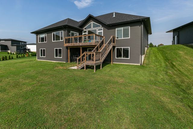 2011 E 59th Court, Davenport, IA 52807
