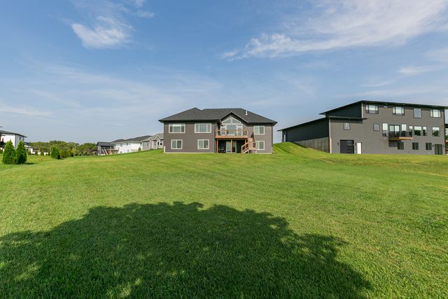 2011 E 59th Court, Davenport, IA 52807