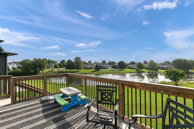 2011 E 59th Court, Davenport, IA 52807