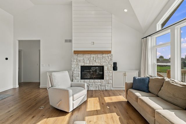 2011 E 59th Court, Davenport, IA 52807