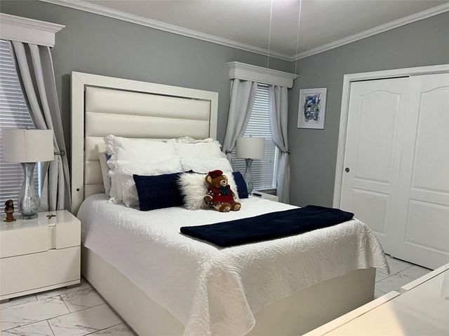 1890 SW 83rd Terrace, Davie, FL 33324