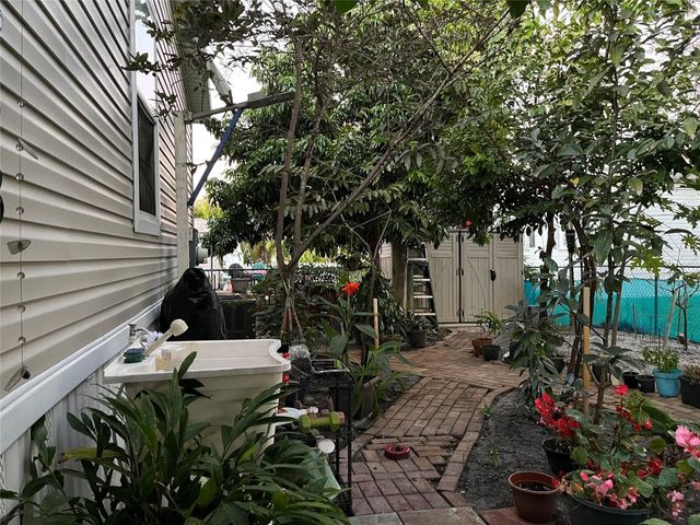 1890 SW 83rd Terrace, Davie, FL 33324