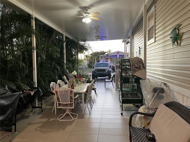 1890 SW 83rd Terrace, Davie, FL 33324